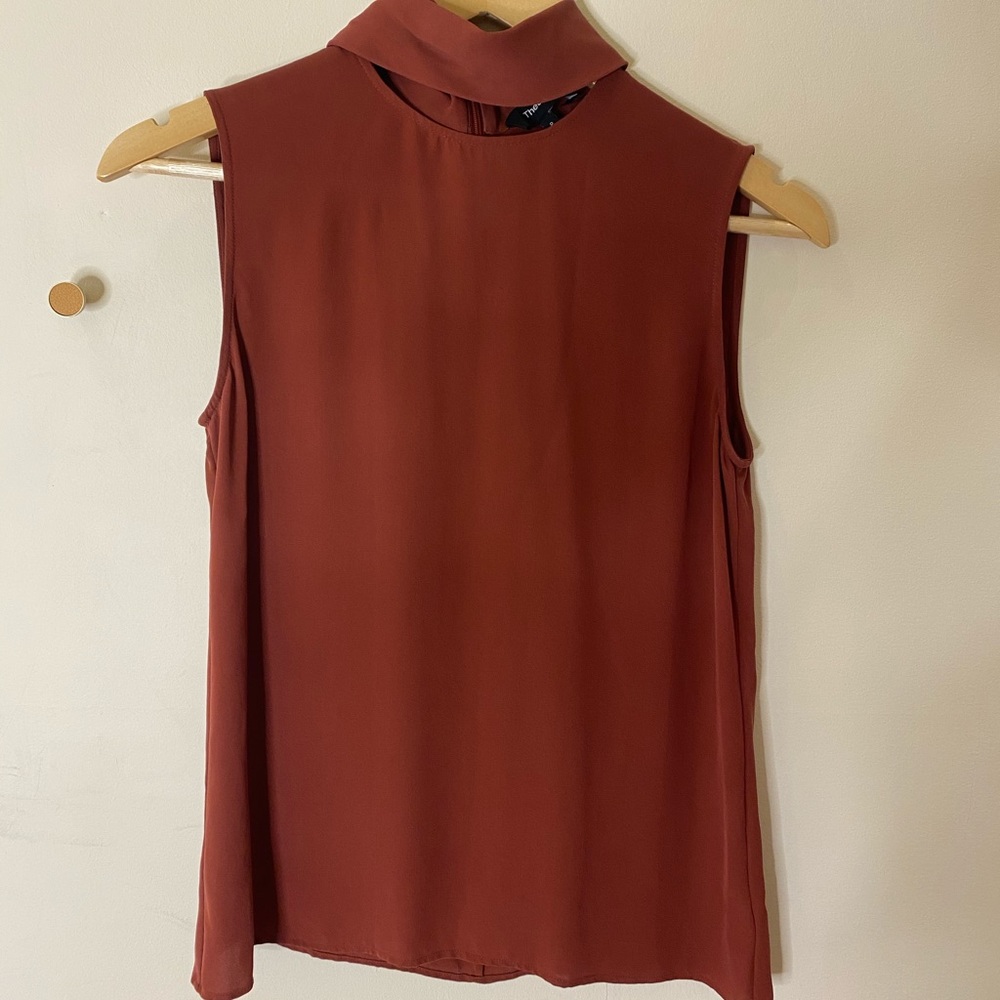 THEORY SLEEVELESS BLOUSE